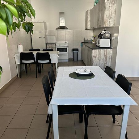 Omis Rooms Pančevo Екстериор снимка