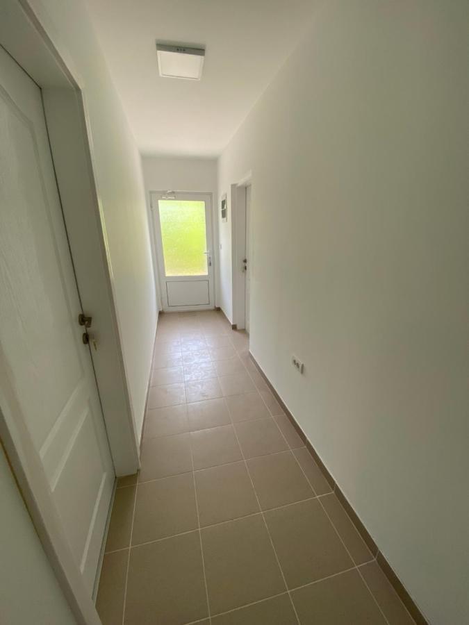 Omis Rooms Pančevo Екстериор снимка