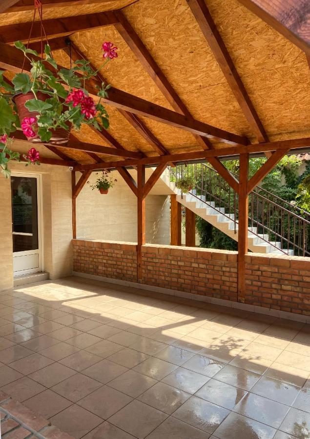 Omis Rooms Pančevo Екстериор снимка