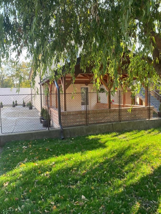 Omis Rooms Pančevo Екстериор снимка