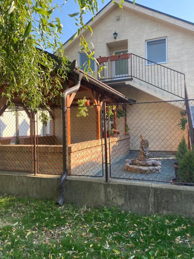 Omis Rooms Pančevo Екстериор снимка